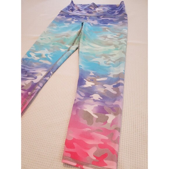 Evolution and Creation EVCR Rainbow Camo Capri Leggings Women’s Medium Bright - Picture 2 of 10